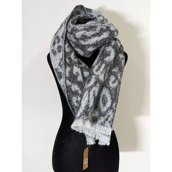 Steve Madden Women's Lofty Leopard-Print Woven Gray O/S (MSRP $38) - Picture 1 of 4